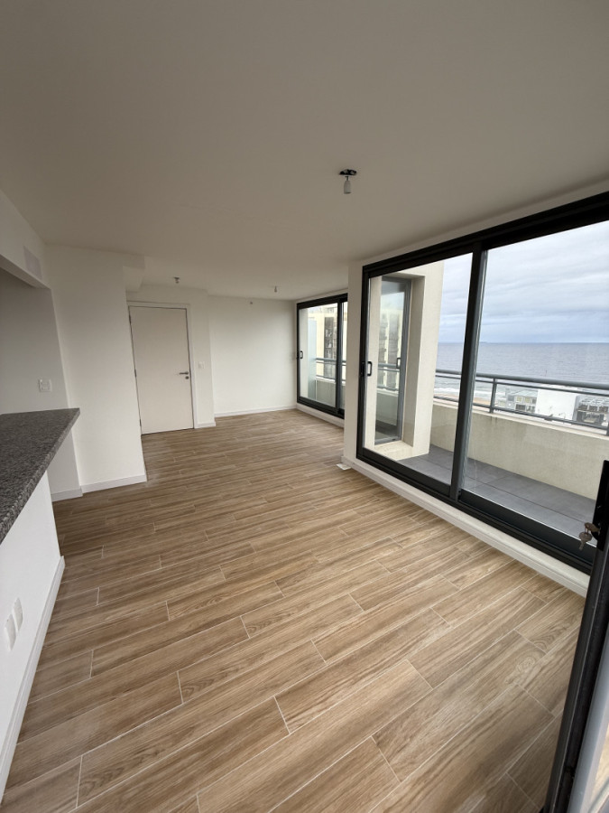 Apartamento ID.1902/ - Departamento con vista al mar 2 dormitorios y 2 baños 