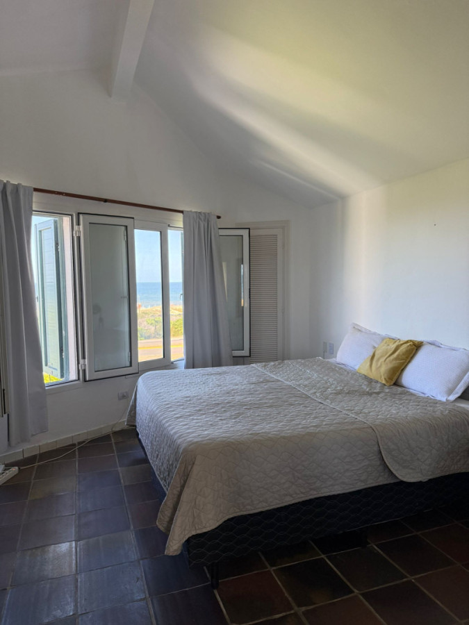 Apartamento ID.1587/ - Parada 20 Brava. Apartamento con vistas 4 dormitorios y servicios
