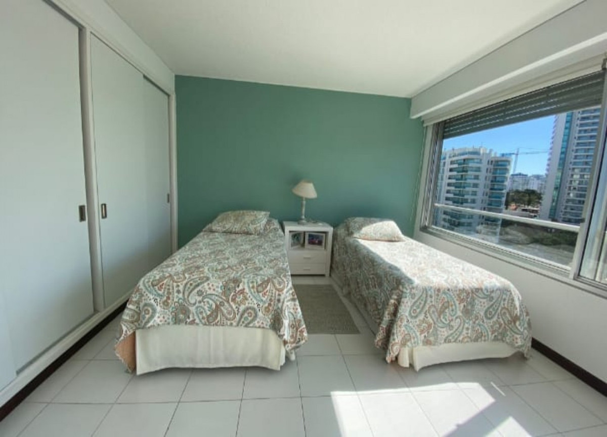 Apartamento ID.1806 - Tiburón 2. Tres dormitorios y dependencias de servicio