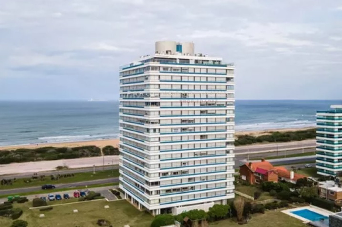 Apartamento ID.1806 - Tiburón 2. Tres dormitorios y dependencias de servicio