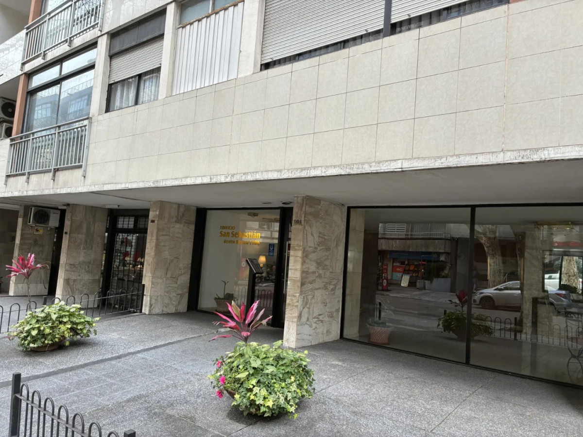 Apartamento ID.2460 - Se vende 3 dormitorios 3 baños y garaje Pocitos 