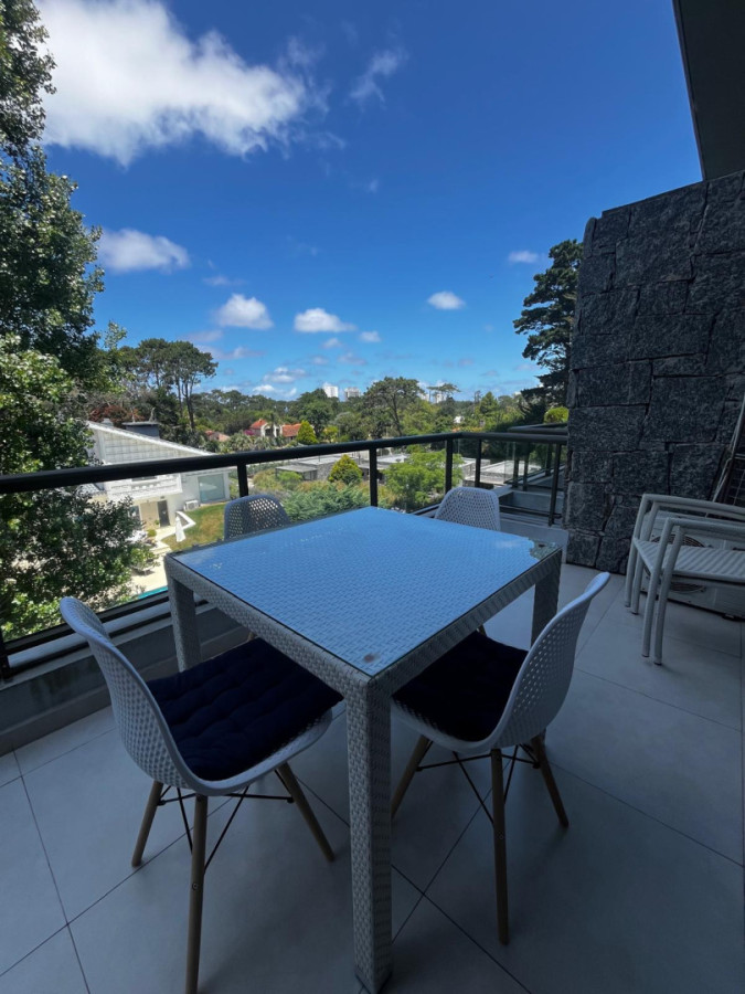 Apartamento ID.2073/ - Departamento 2 dormitorios en Punta del Este