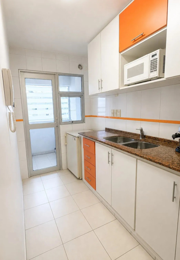 Apartamento ID.2251/ - Apartamento al frente cerca de Rambla del buceo