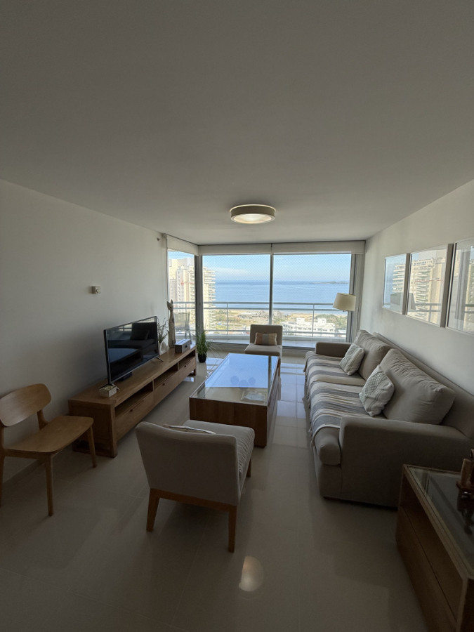 Apartamento ID.2111 - Departamento de 2 dormitorios + dependencia en Playa Mansa