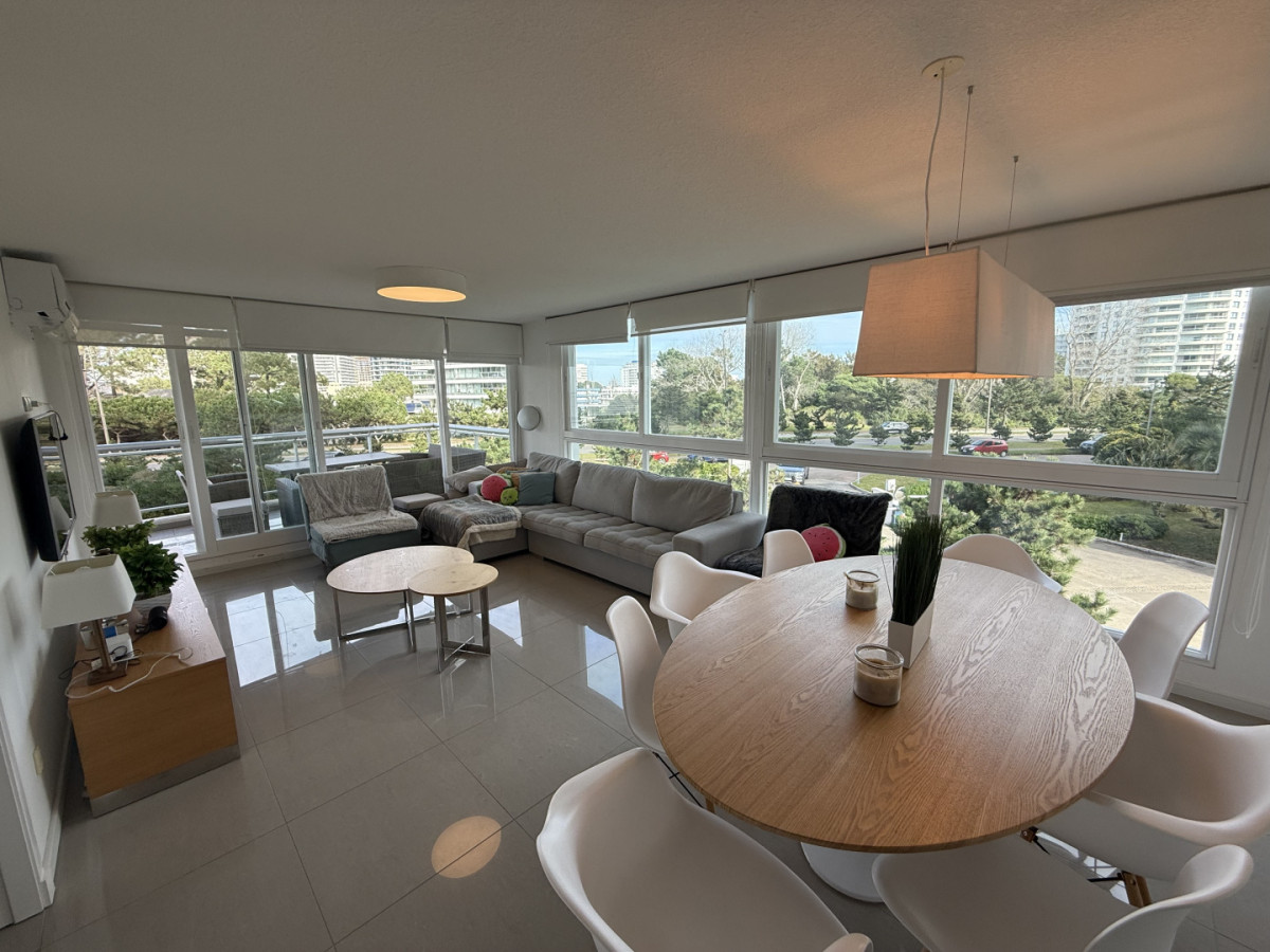 Apartamento ID.2082/ - Departamento de 1 dormitorio en Playa brava