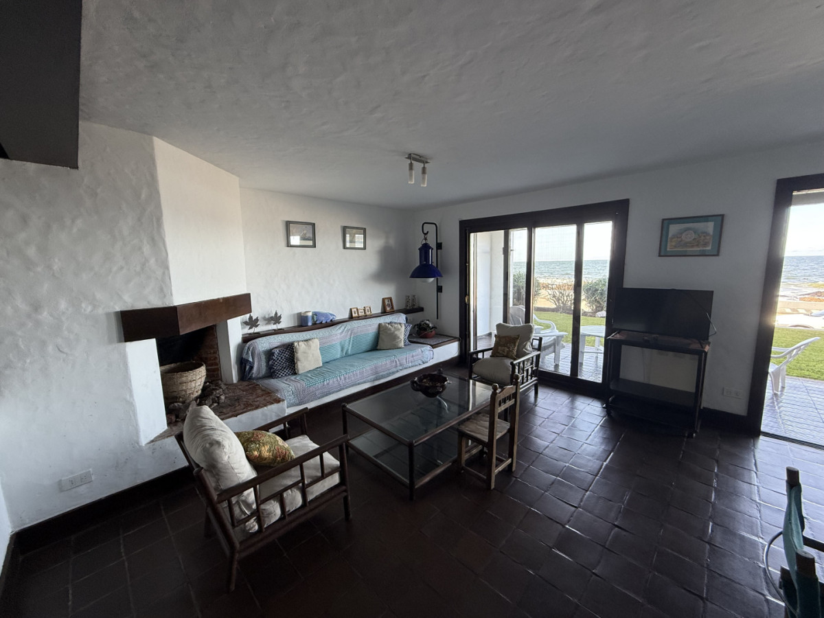 Apartamento ID.2196/ - Departamento en Fallaron primera linea de playa brava 