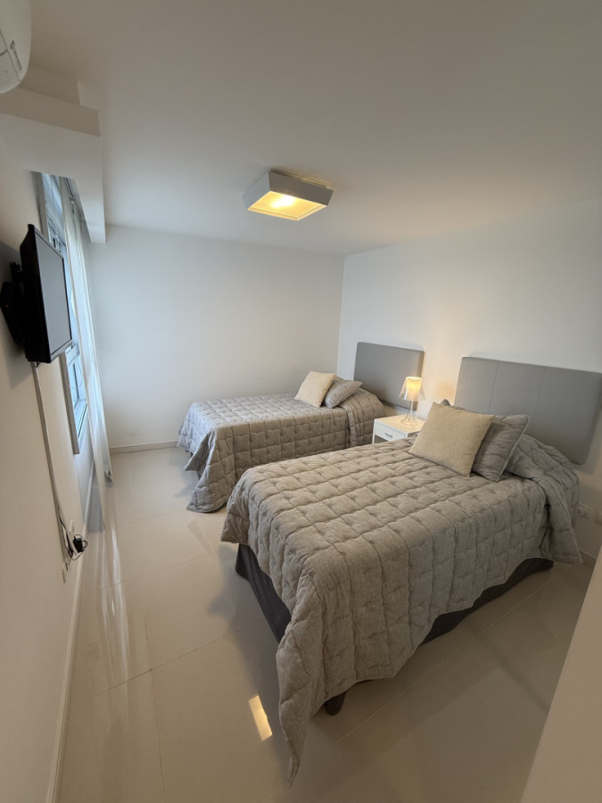 Apartamento ID.1918 - Departamento en Playa Brava 3 dormitorios + Servicio