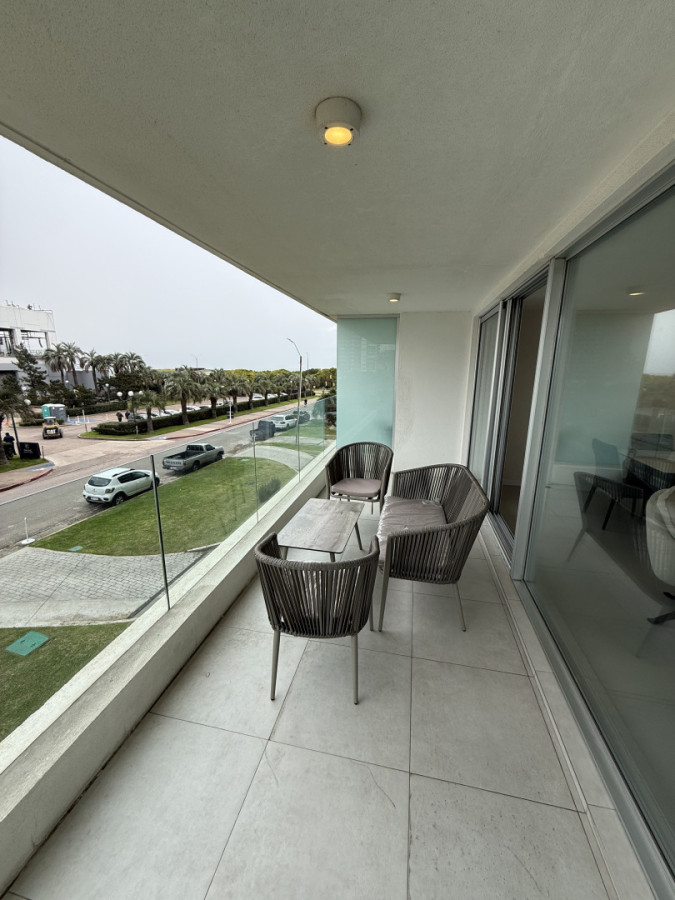 Apartamento ID.2210/ - Apartamento en Playa mansa Edificio Saint Honore