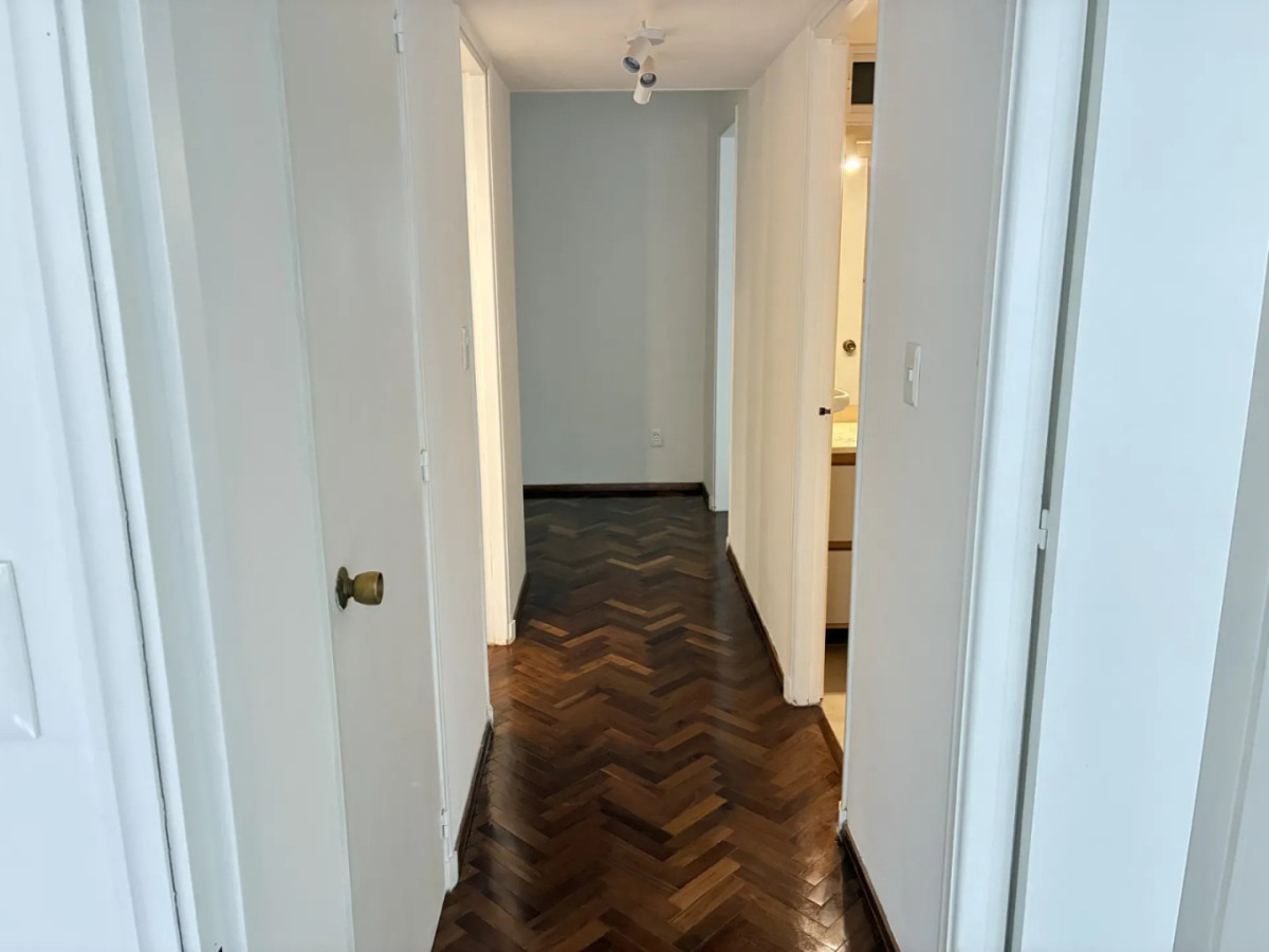 Apartamento ID.2460 - Se vende 3 dormitorios 3 baños y garaje Pocitos 