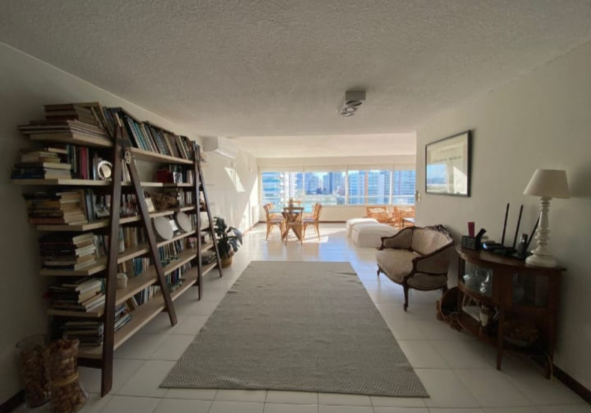 Apartamento ID.1806 - Tiburón 2. Tres dormitorios y dependencias de servicio