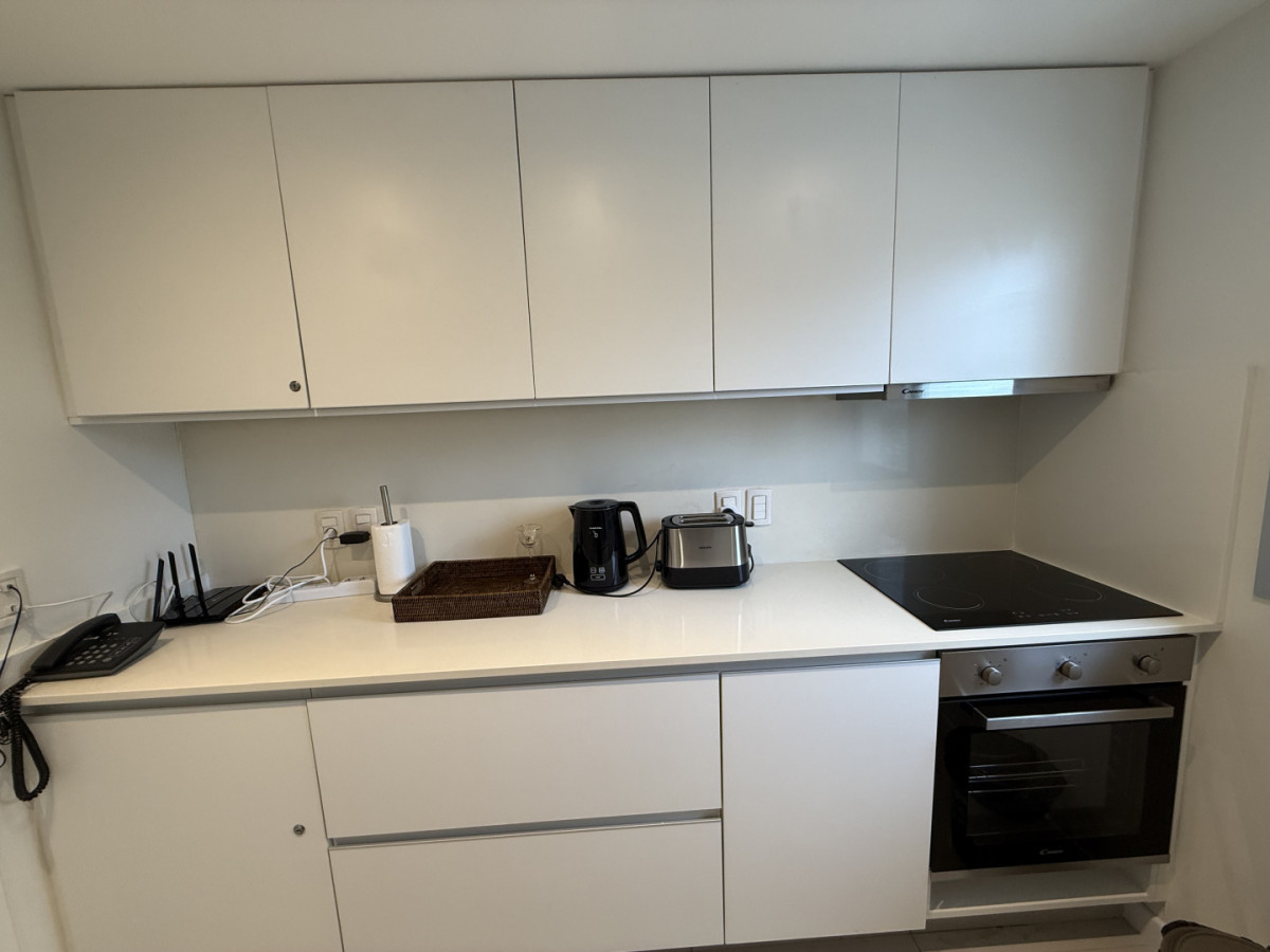 Apartamento ID.2210/ - Apartamento en Playa mansa Edificio Saint Honore