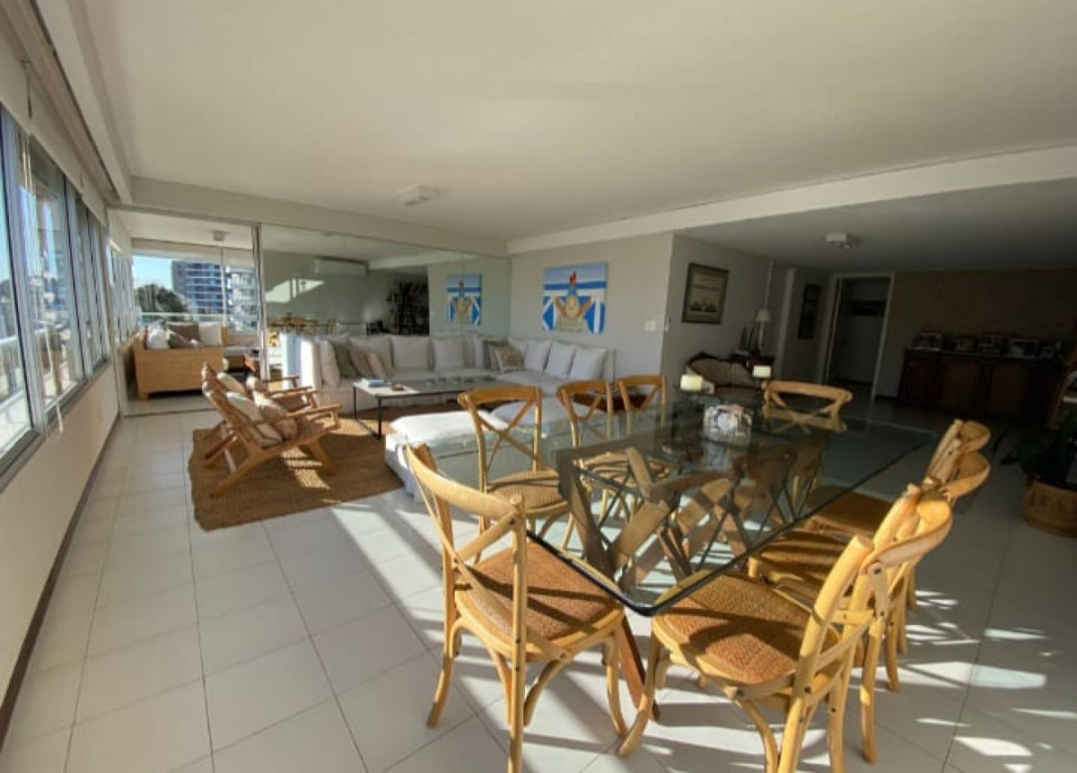Apartamento ID.1806 - Tiburón 2. Tres dormitorios y dependencias de servicio