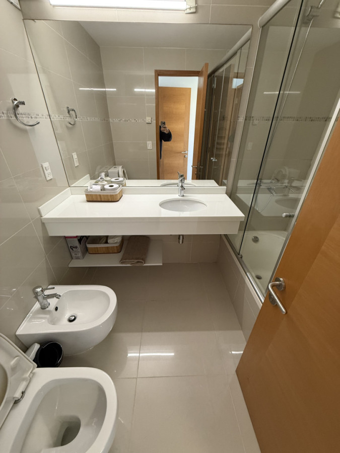 Apartamento ID.2111 - Departamento de 2 dormitorios + dependencia en Playa Mansa