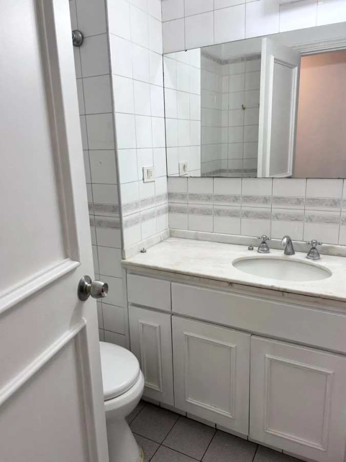 Apartamento ID.2242 - SE ALQUILA APTO PROFESIONAL O VIVIENDA 
