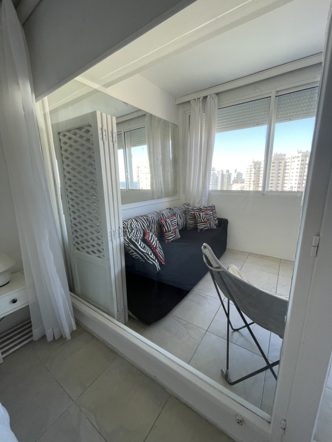 Apartamento ID.1428 - VENTA- Edificio Vanguardia- Mansa. Punta del Este