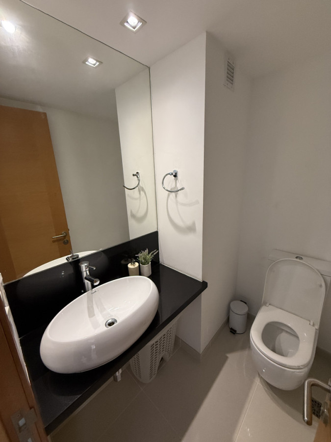 Apartamento ID.2111 - Departamento de 2 dormitorios + dependencia en Playa Mansa