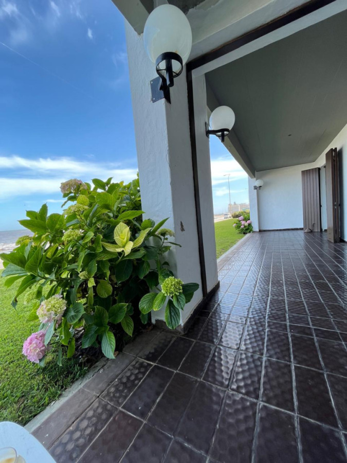 Apartamento ID.2196/ - Departamento en Fallaron primera linea de playa brava 