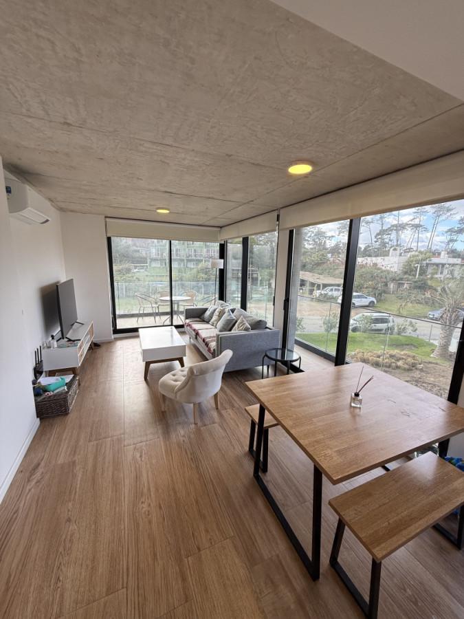 Apartamento ID.2020/ - Departamento 2 dormitorios 2 baños en playa mansa 