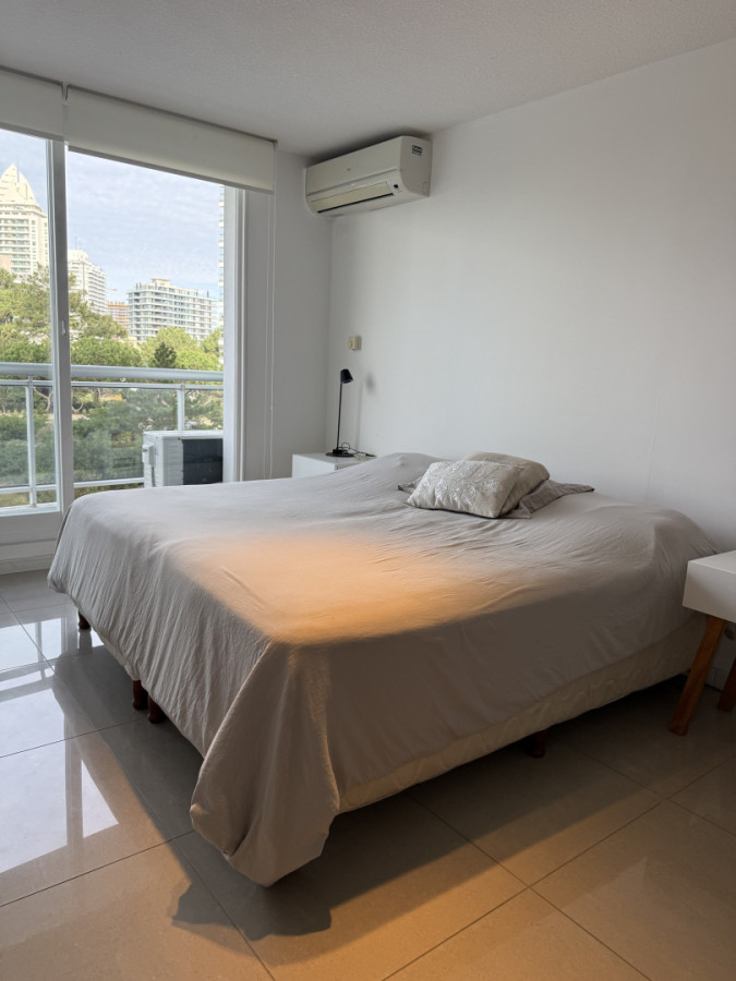 Apartamento ID.2083/ - Monoambiente en Playa Brava