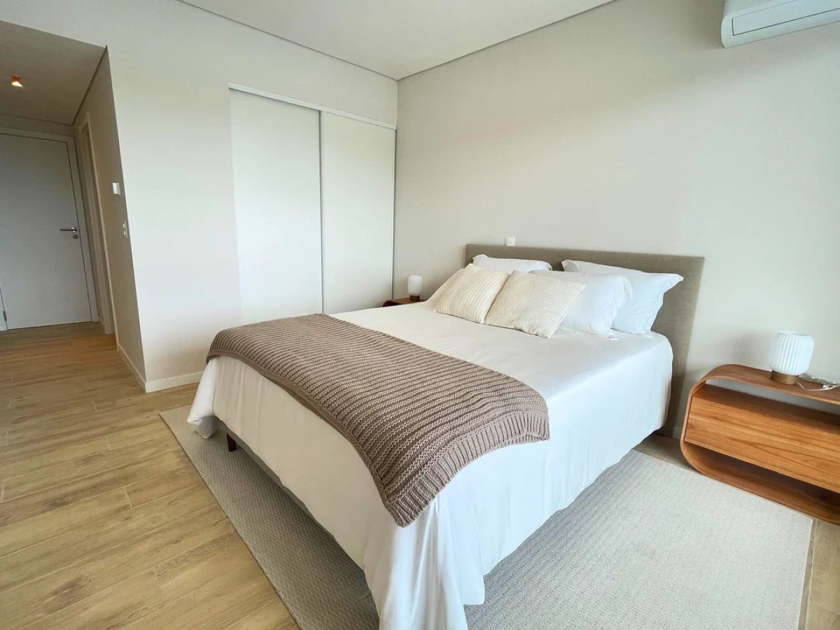 Apartamento ID.2140/ - VENTA PISO ALTO VISTA AL LAGO 