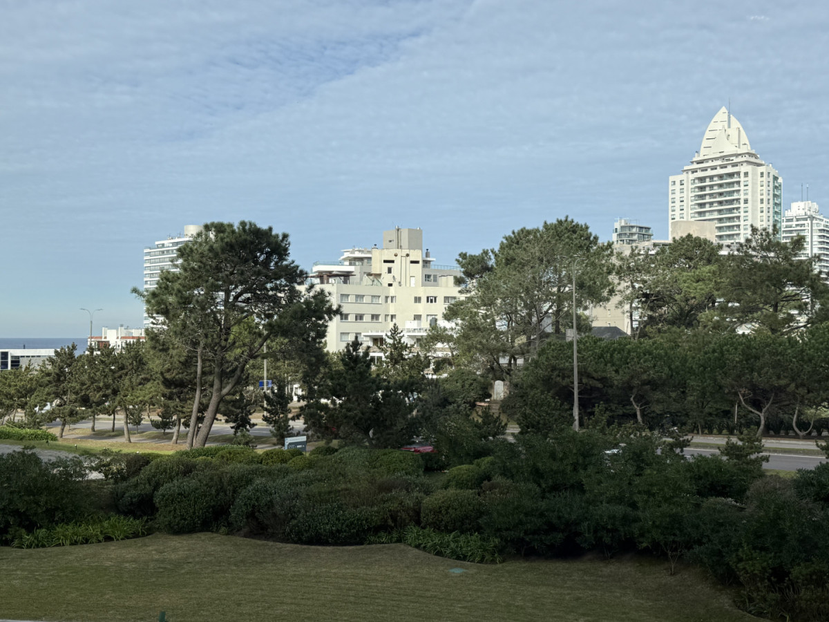 Apartamento ID.2083/ - Monoambiente en Playa Brava