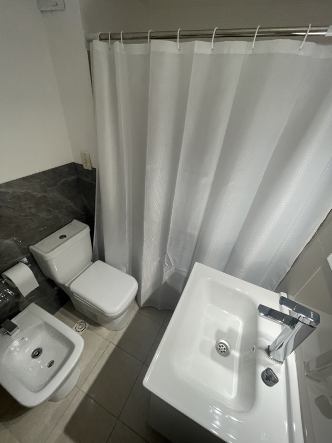 Apartamento ID.2121 - Punta del EsteAlquiler  1 dor y cochera fija PENINSULA 