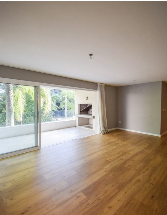 AMPLIO APARTAMENTO EN EDIFICIO LAS CONDES