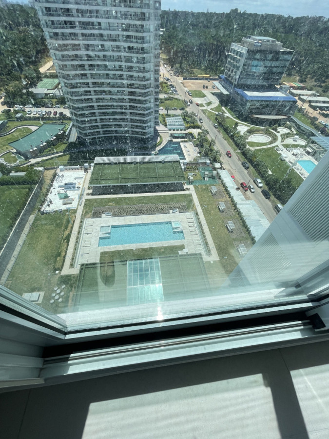 VENTA- Departamento Le Parc IV. 3 dormitorios en suite- Punta del Este
