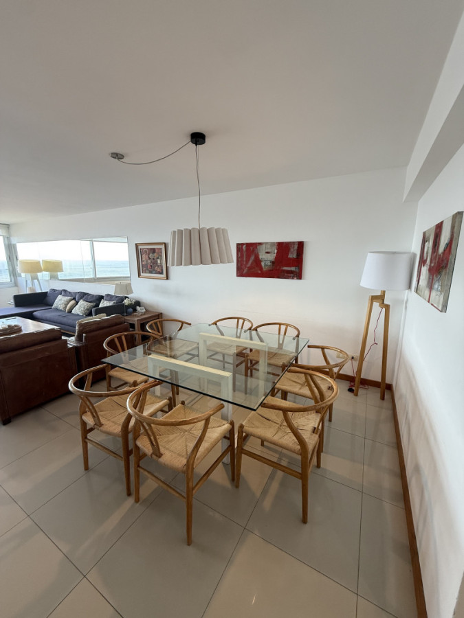 Departamento en Tiburon III de 3 dormitorios + servicio 