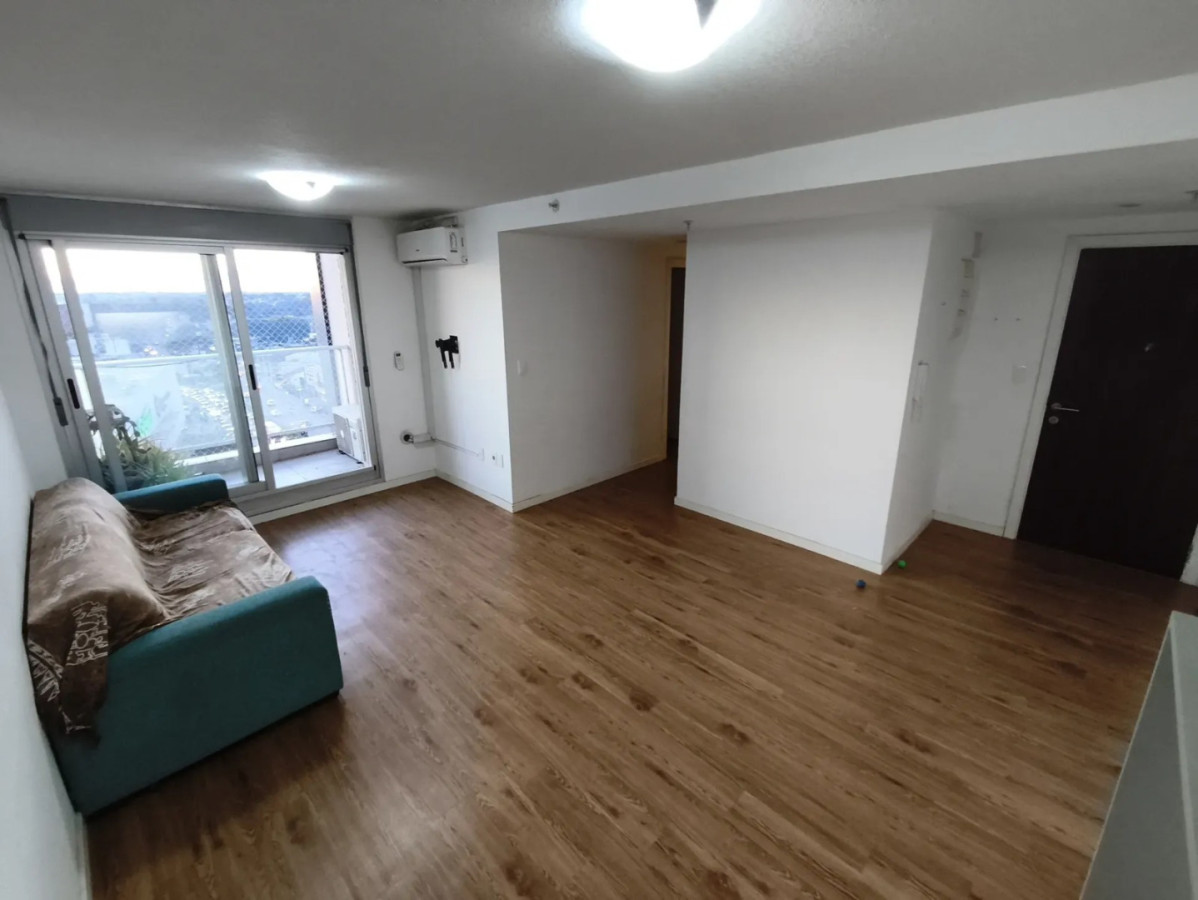 Apartamento en Brazo Oriental con excelente orientación