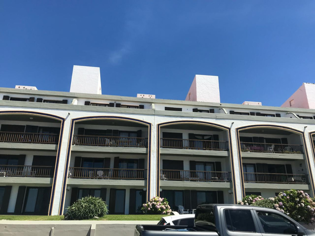 Departamento en Fallaron primera linea de playa brava 
