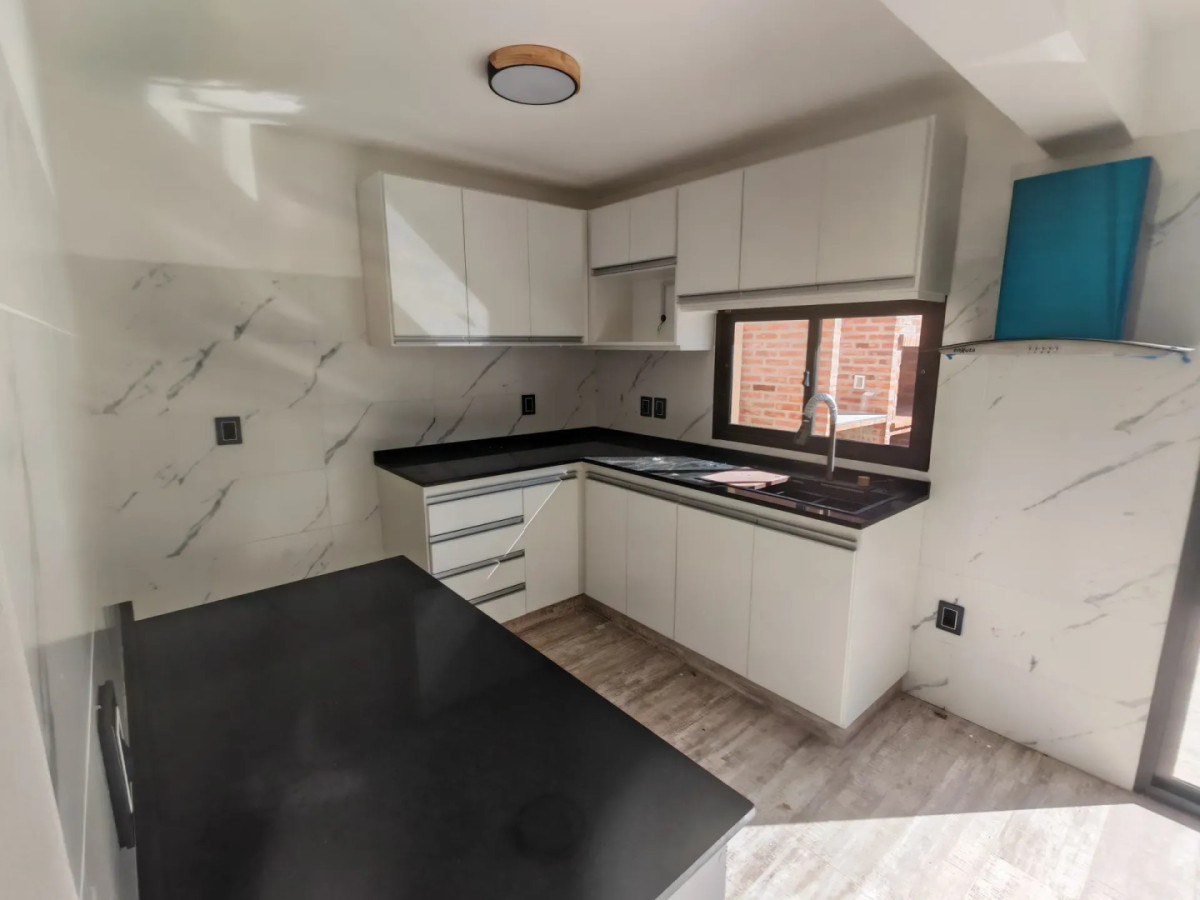 Casa ID.2335 - PH a estrenar en lomas de solimar