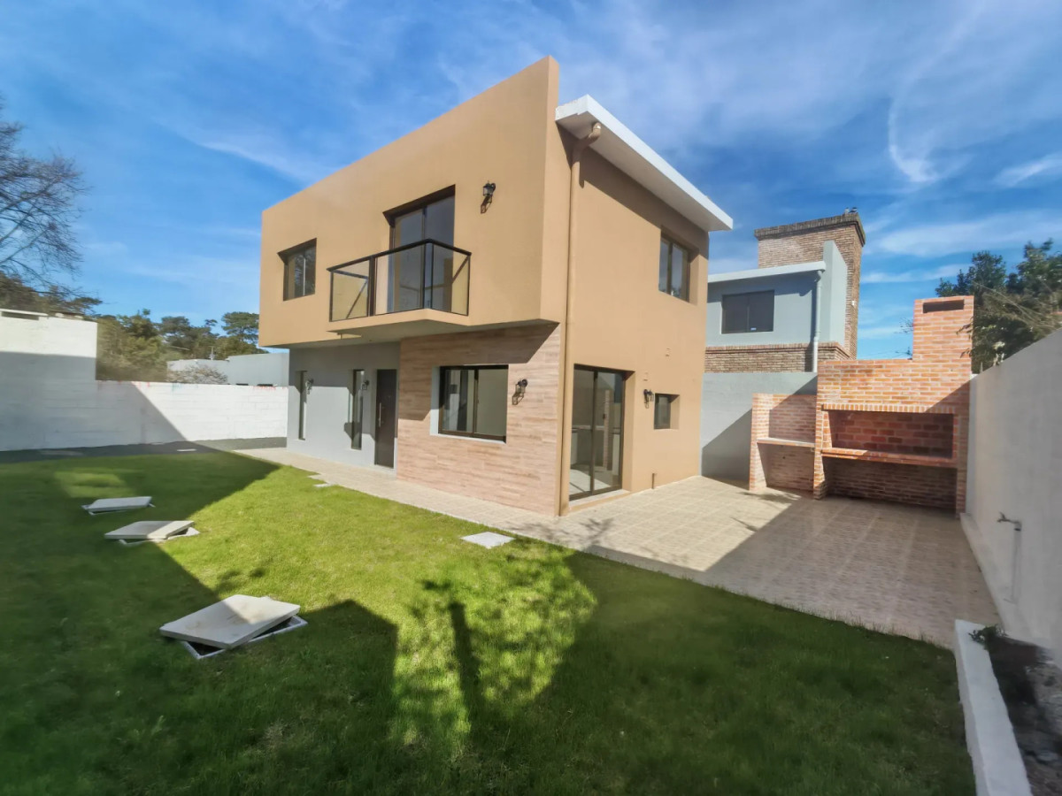 Casa ID.2335 - PH a estrenar en lomas de solimar