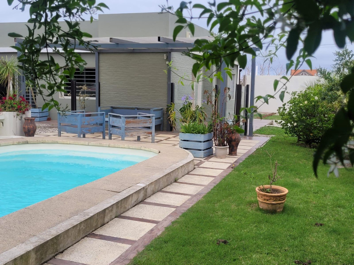Casa ID.1425 - VENTA- Casa con piscina en Balneario Buenos Aires- Maldonado