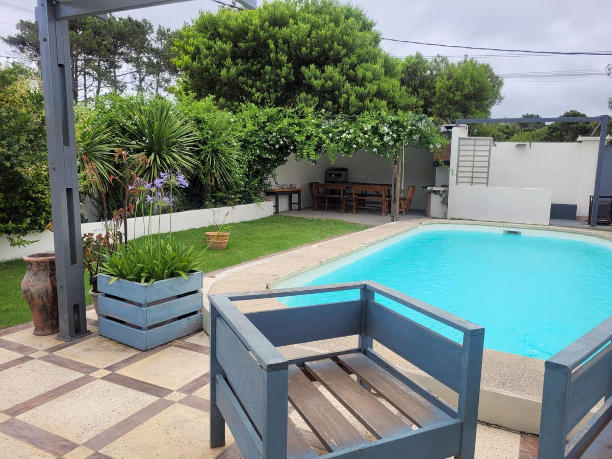 Casa ID.1425 - VENTA- Casa con piscina en Balneario Buenos Aires- Maldonado