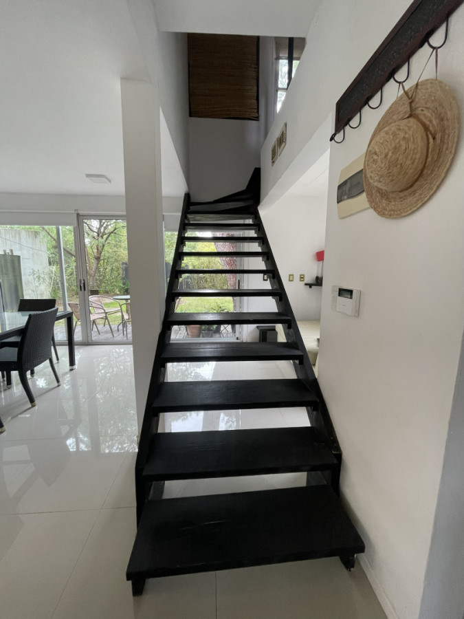 Casa ID.1916 - Venta- Casa 4 dormitorios c piscina- Montoya- La Barra