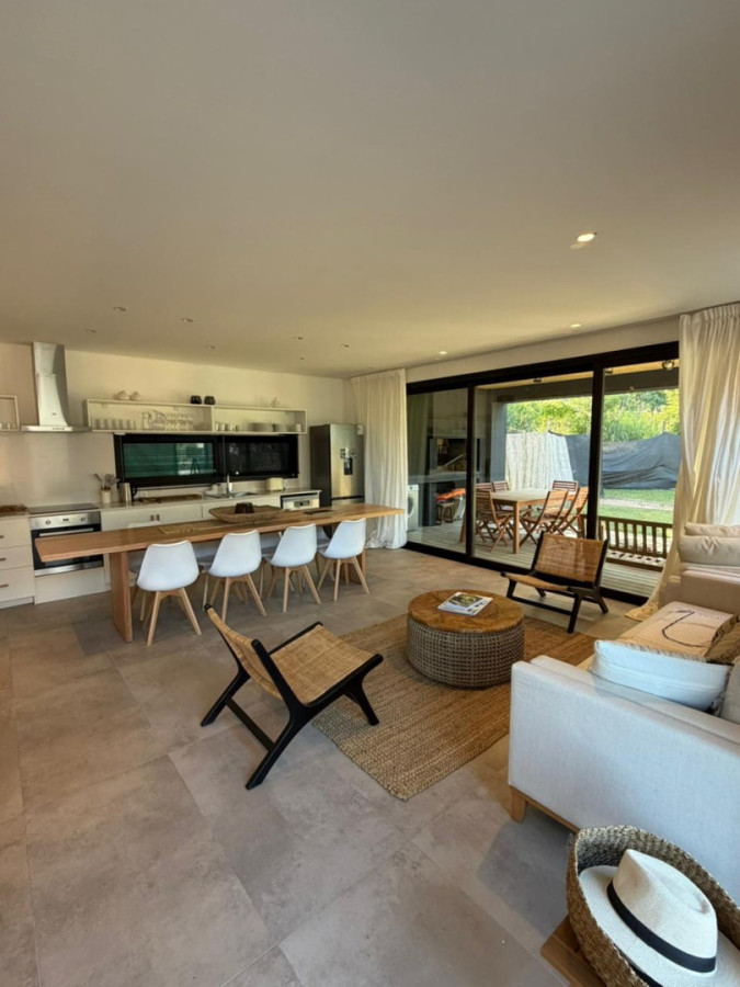 Casa ID.2277 - Casa en la Barra