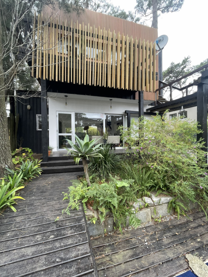 Casa ID.1916 - Venta- Casa 4 dormitorios c piscina- Montoya- La Barra