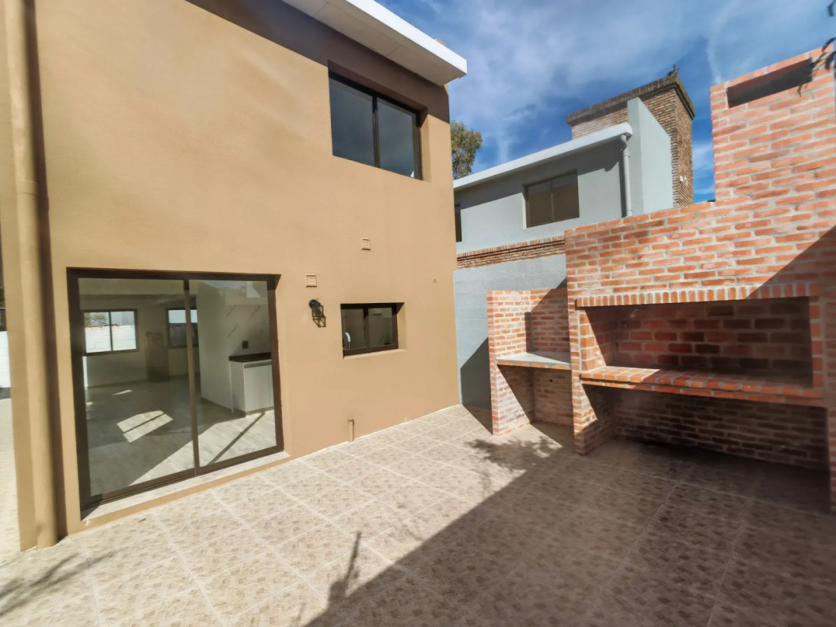Casa ID.2335 - PH a estrenar en lomas de solimar