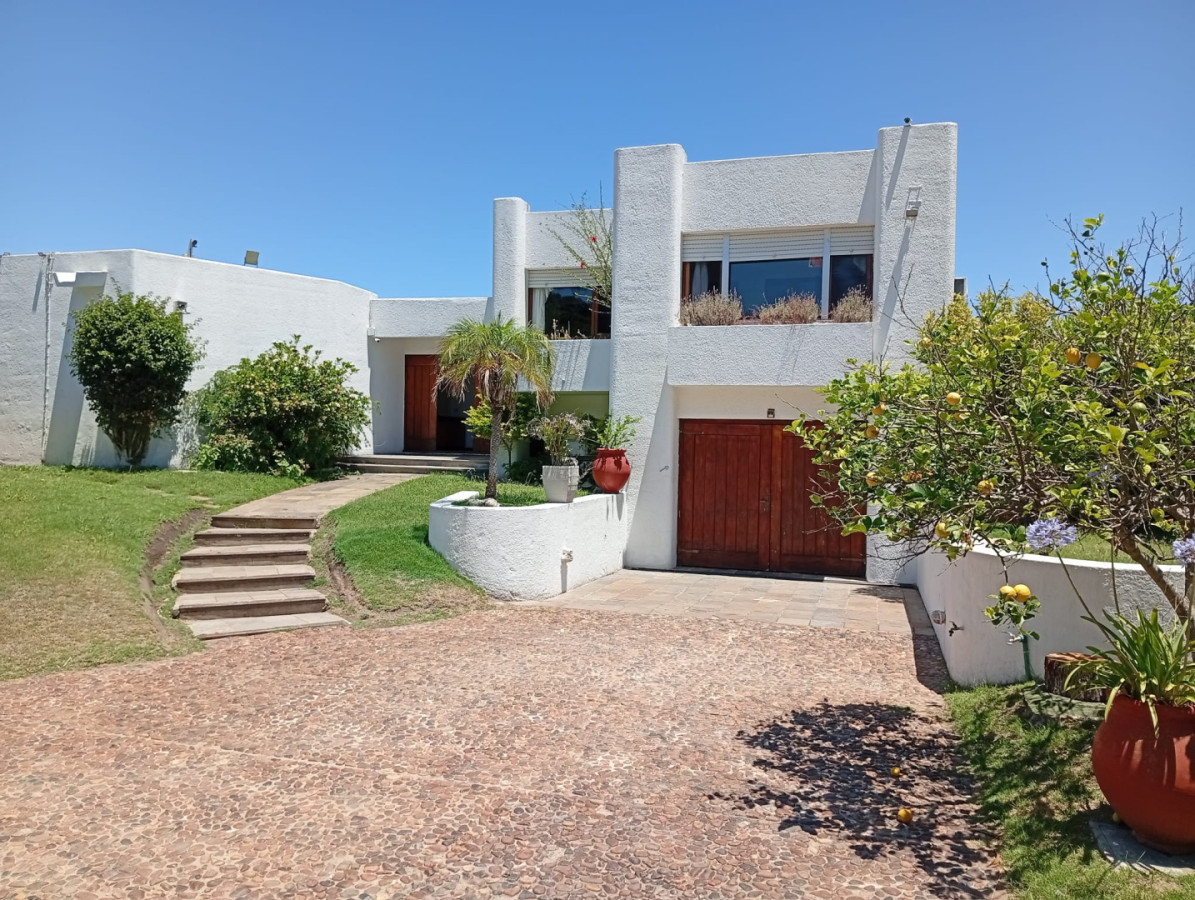 Casa ID.1550 - Solanas. Casa de 4 dormitorios y dependencias sobre la playa