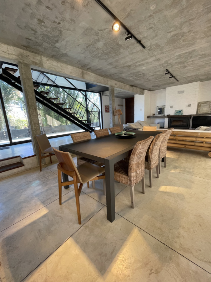 Casa ID.1298 - VENTA- Casa + 5 dormitorios- Manantiales-