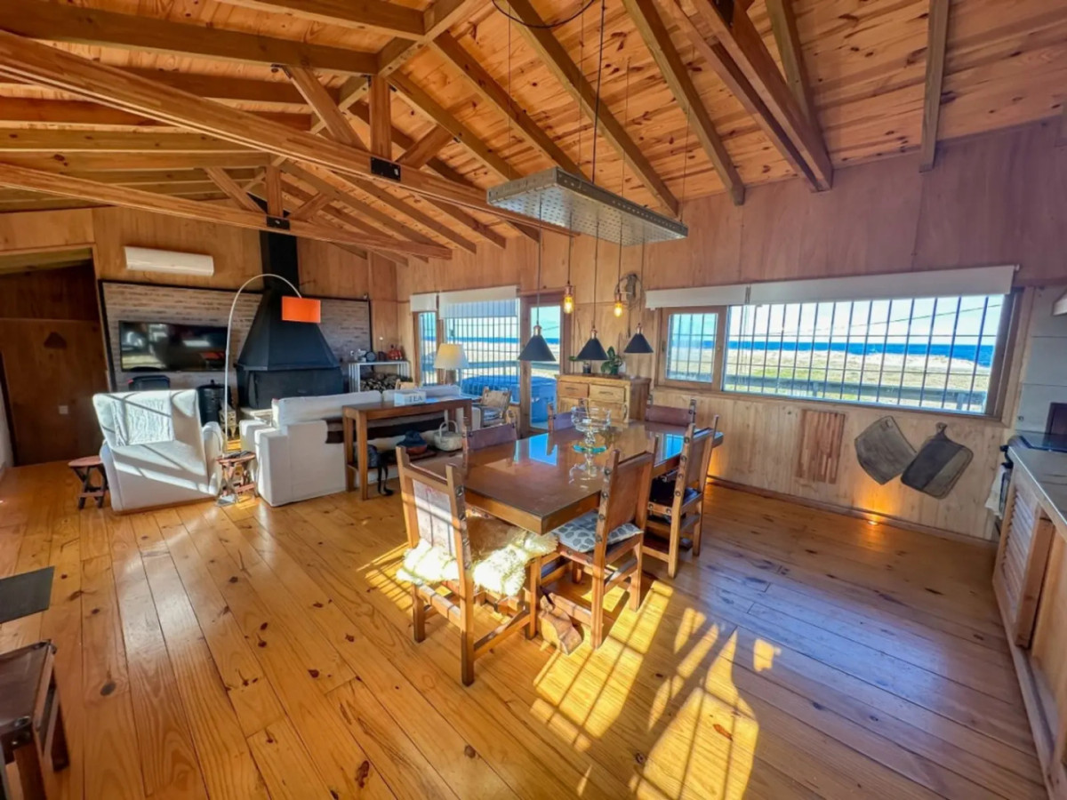 Casa ID.2339 - Santa Mónica 3 dormitorios frente al mar
