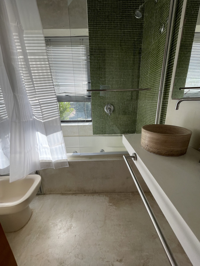 Casa ID.1298 - VENTA- Casa + 5 dormitorios- Manantiales-
