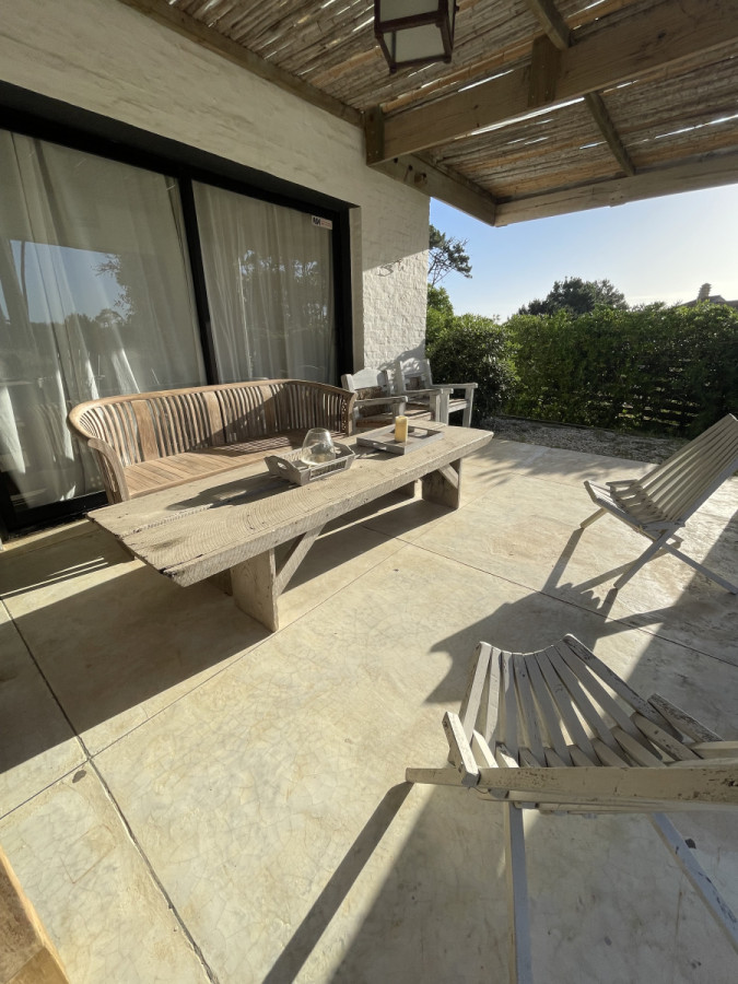Casa ID.1298 - VENTA- Casa + 5 dormitorios- Manantiales-
