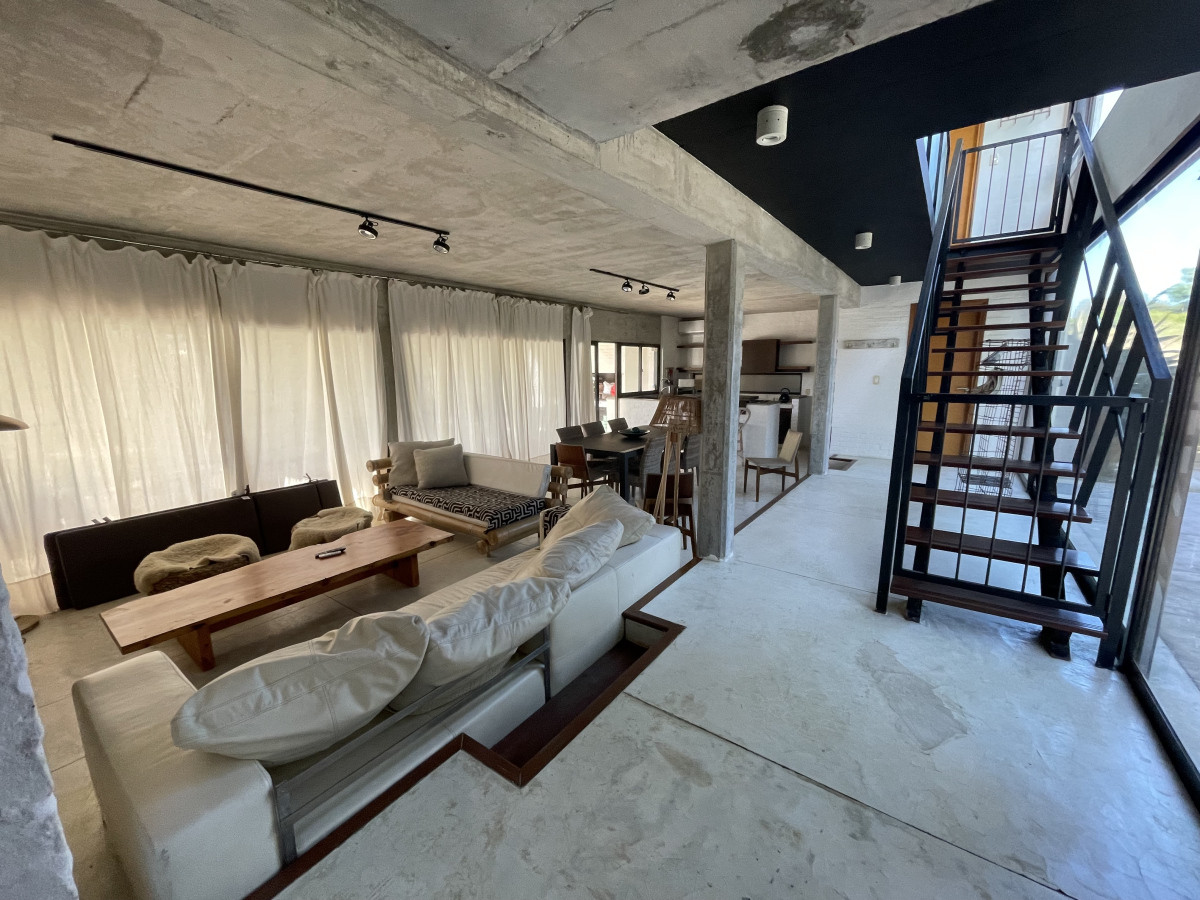 Casa ID.1298 - VENTA- Casa + 5 dormitorios- Manantiales-