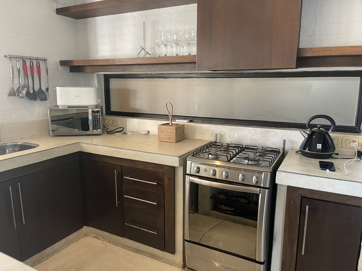 Casa ID.1298 - VENTA- Casa + 5 dormitorios- Manantiales-