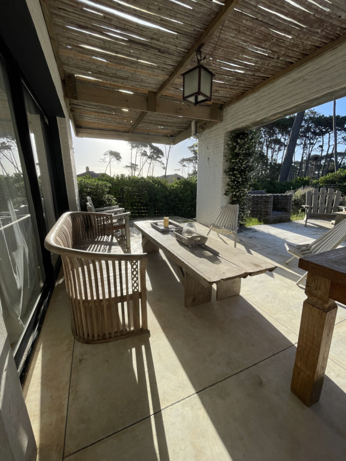 Casa ID.1298 - VENTA- Casa + 5 dormitorios- Manantiales-