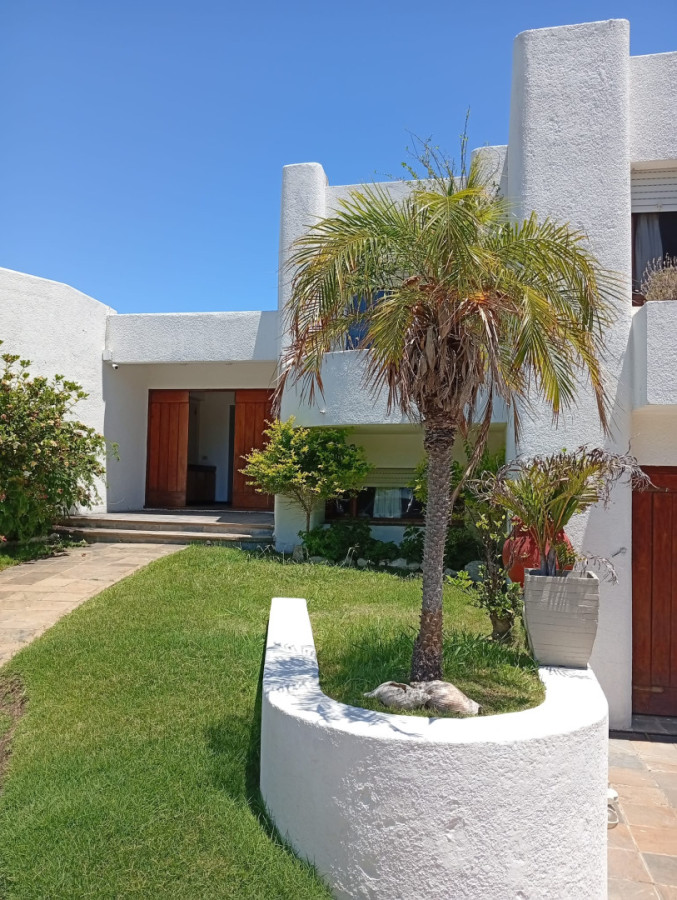 Casa ID.1550 - Solanas. Casa de 4 dormitorios y dependencias sobre la playa
