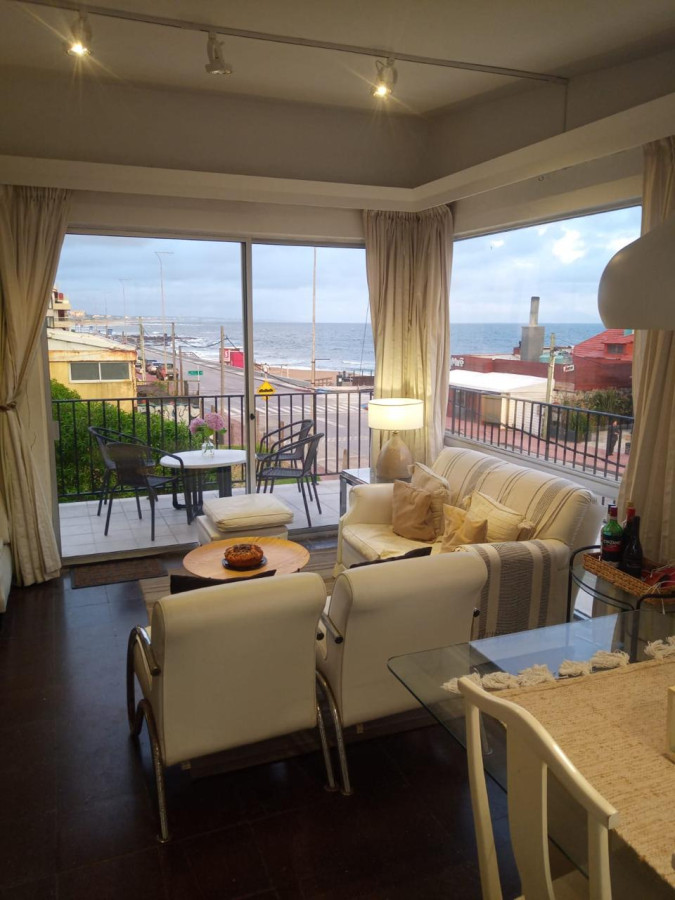 Casa ID.1443 - El Emir. Enfrente a la playa, vista al mar. Alquiler temporario