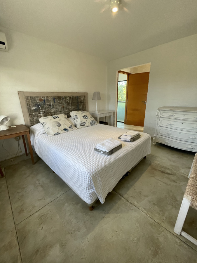 Casa ID.1298 - VENTA- Casa + 5 dormitorios- Manantiales-